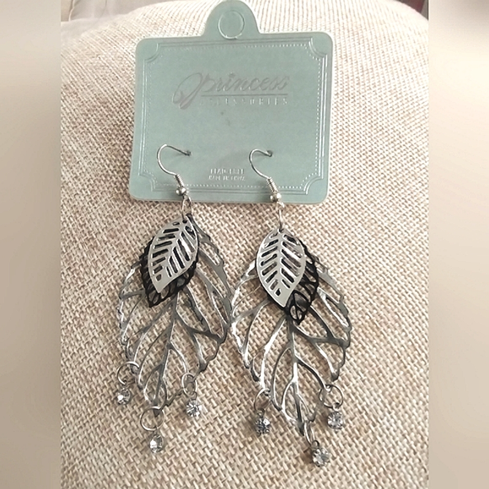 NWT Abstract Leaf Earrings